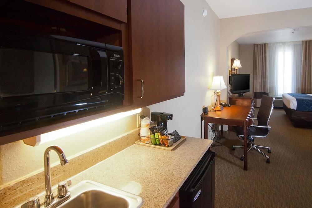 Comfort Suites Waco Near University Area Exterior photo