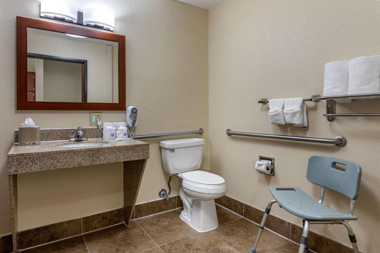 Comfort Suites Waco Near University Area Exterior photo