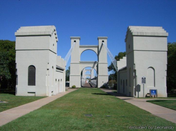 Comfort Suites Waco Near University Area Amenities photo