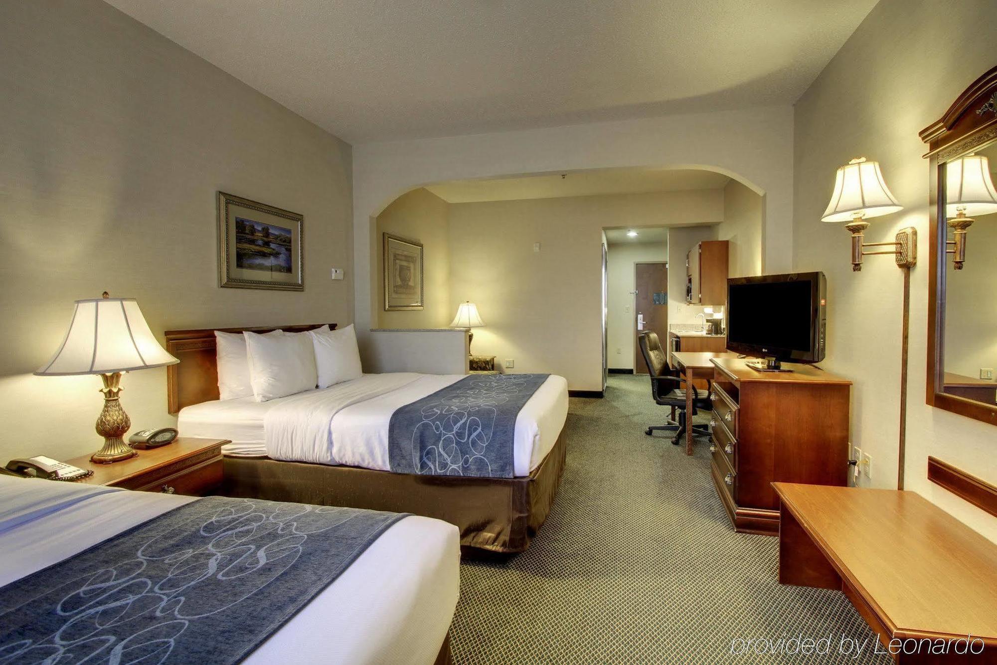 Comfort Suites Waco Near University Area Exterior photo