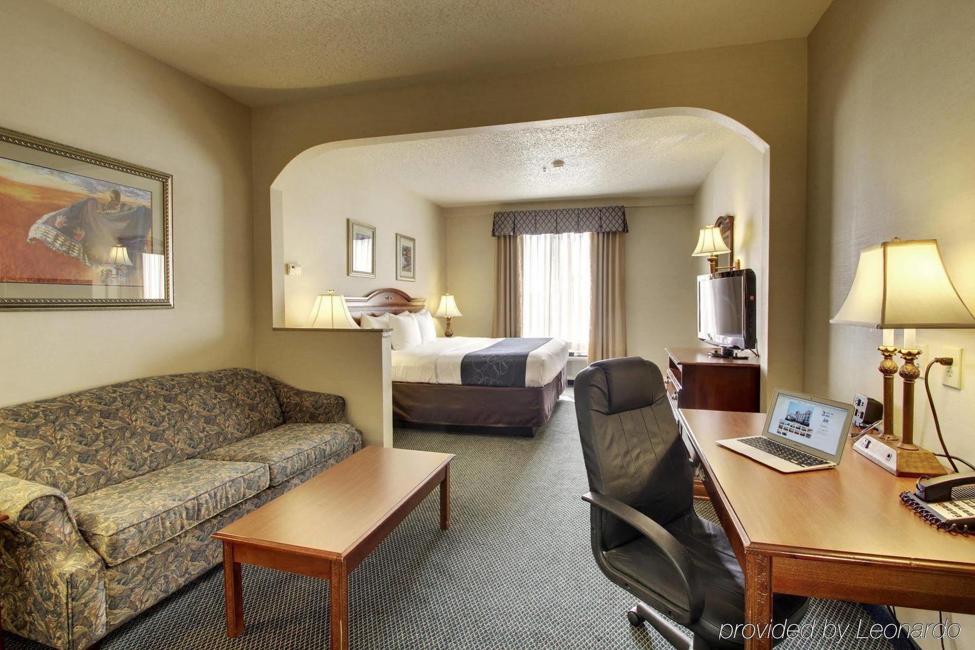 Comfort Suites Waco Near University Area Exterior photo